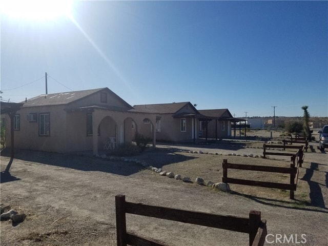 Foto del edificio - 72121 Hatch Rd