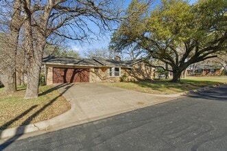 Building Photo - 1760 Acorn Ln