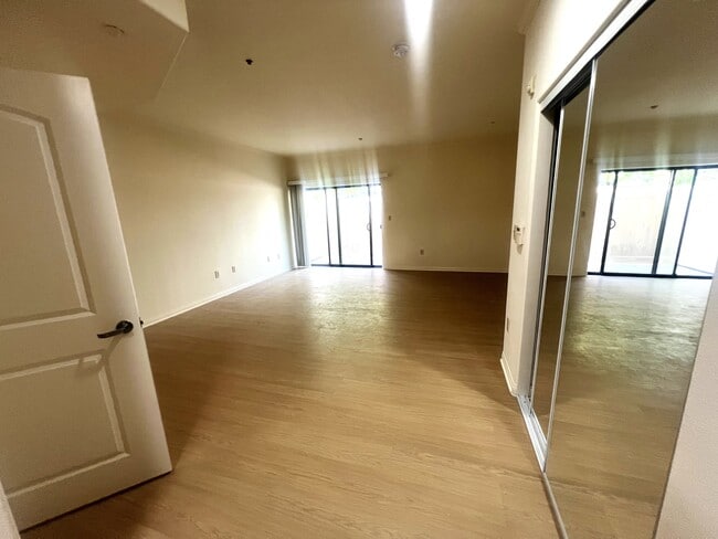 Building Photo - 1154 Bellevue Ave