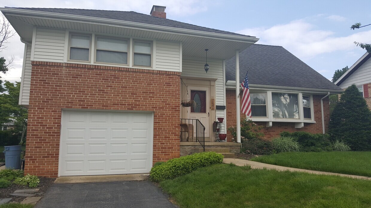Primary Photo - 2406 Lasalle Dr