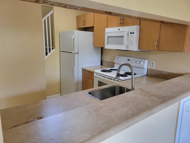 Building Photo - 1112 Coral Club Dr