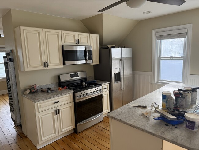 Building Photo - 16 Tecumseh Street