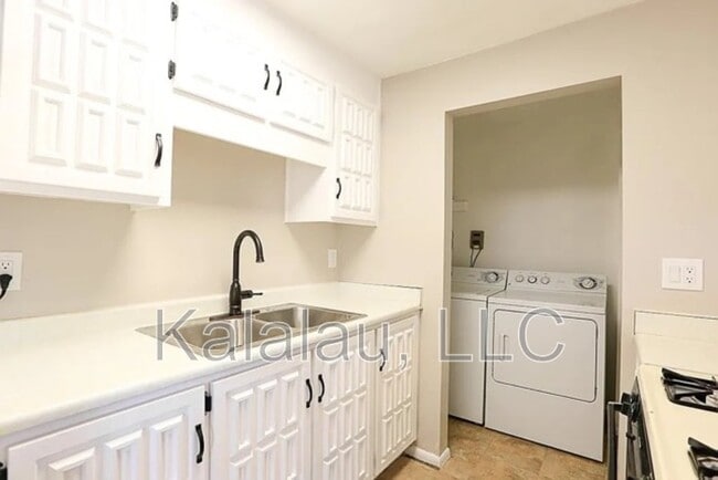 Foto del edificio - 3776 E Surrey Ave