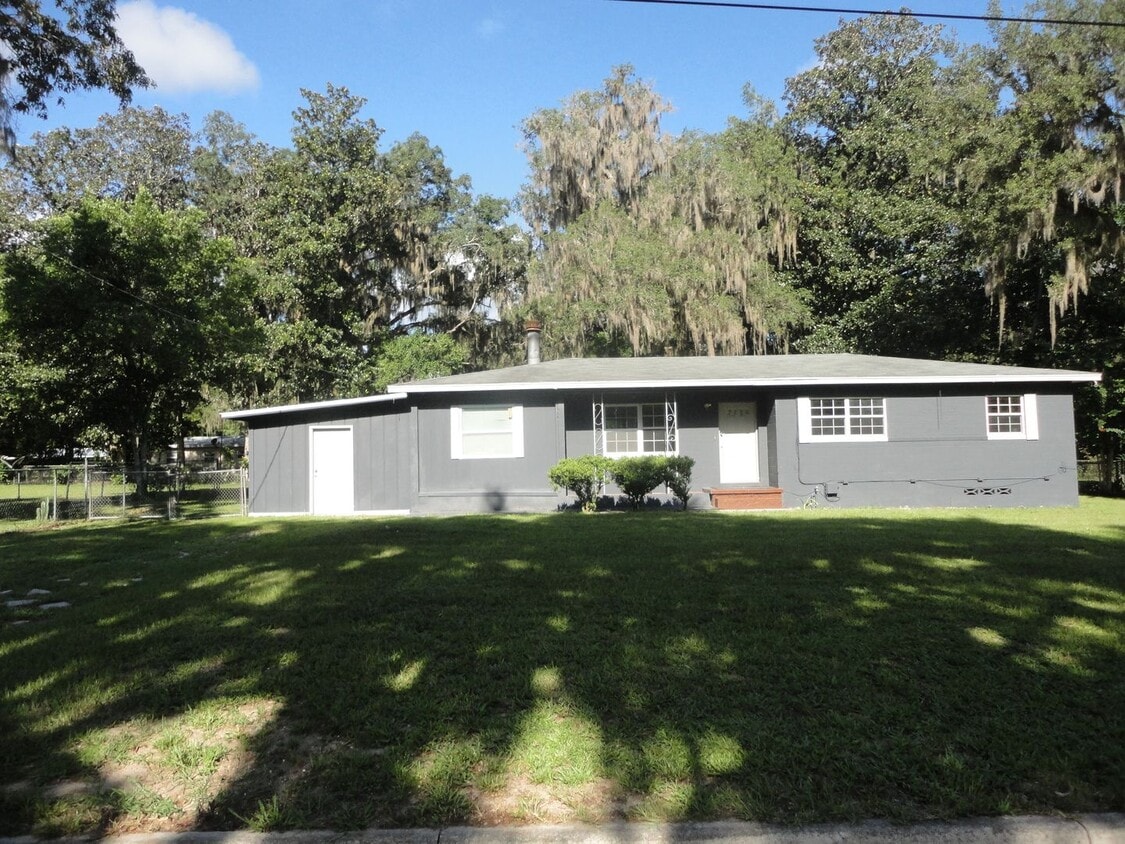 Nice 4 bedroom/2 Bathroom home - Nice 4 bedroom/2 Bathroom home