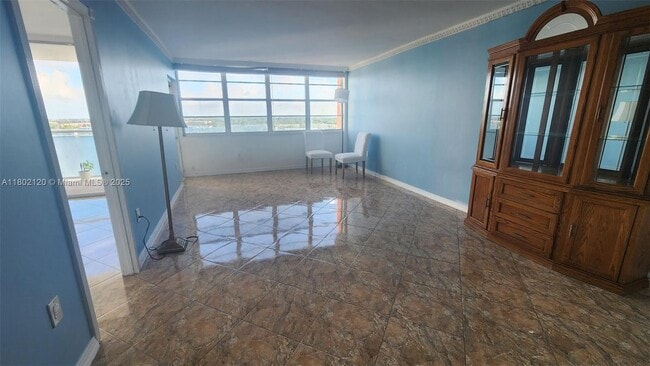 Building Photo - 1301 NE Miami Gardens Dr
