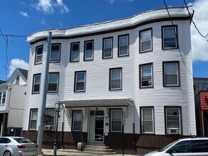 Building Photo - 164-166 Washington Ave