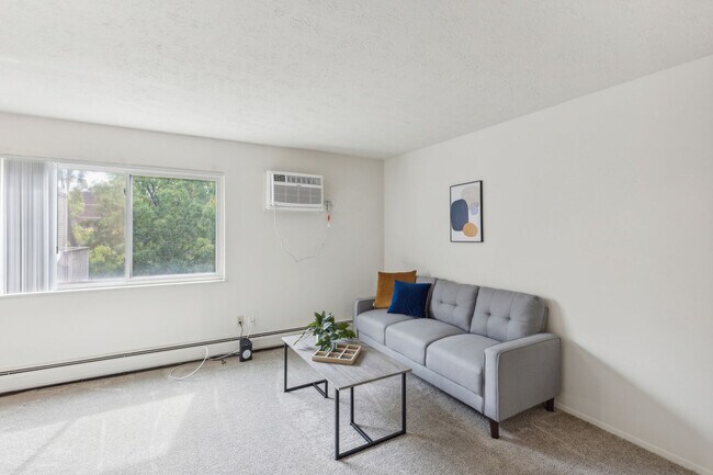 Foto del edificio - 5556 Broadview Rd
