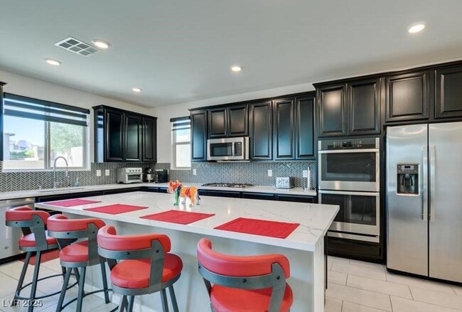 Building Photo - 713 Foreign Reef Wy