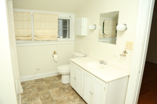 Foto del edificio - 1313 Hilltop Rd