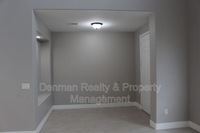 Building Photo - 6815 S 41st Ln