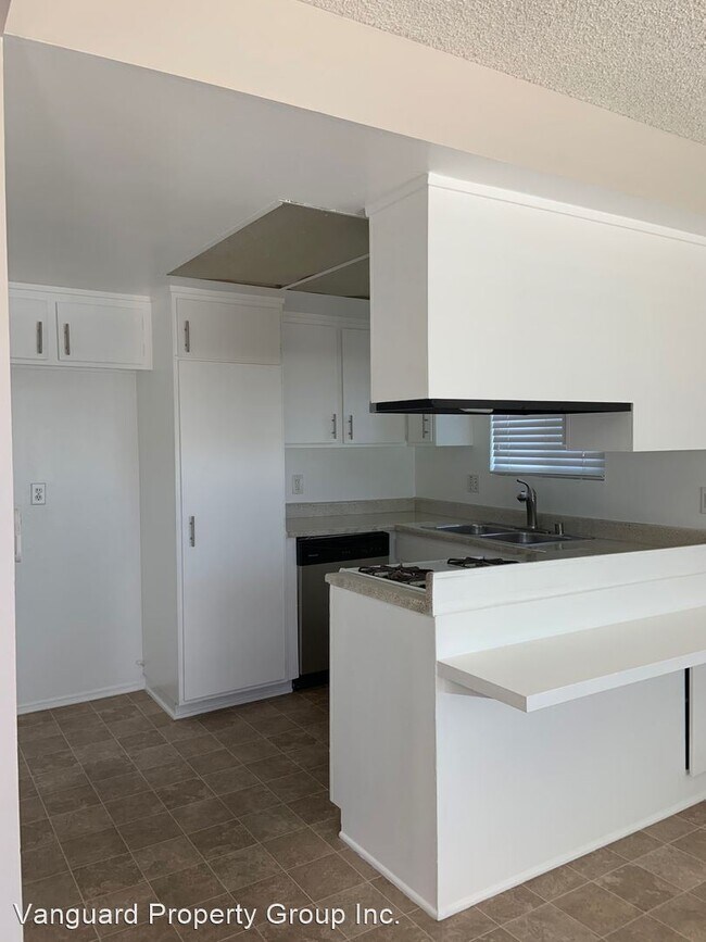 Foto del edificio - 2327 E Omega Ave
