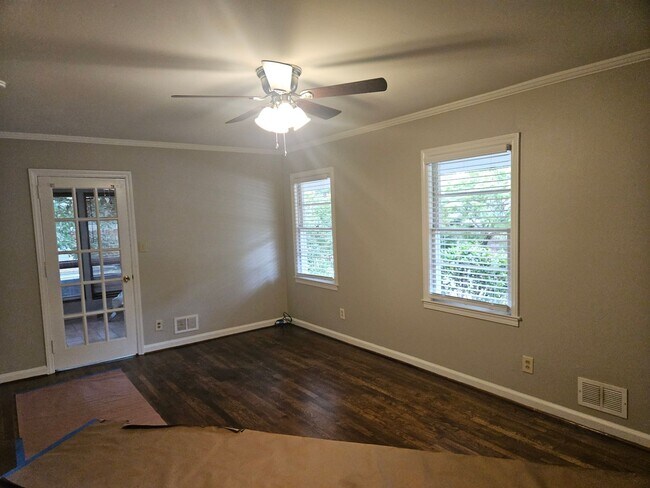 Building Photo - Smyrna Heights Bungalow