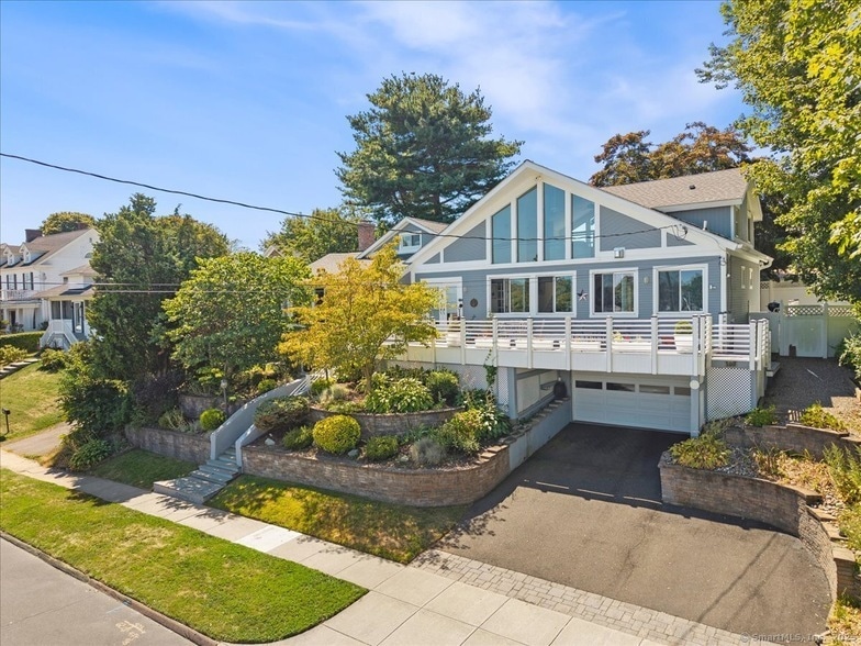 Foto principal - 129 Rogers Ave