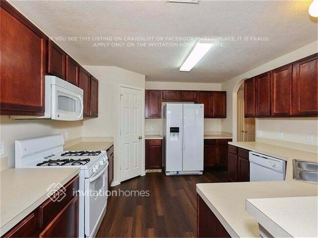 Building Photo - 6527 Gorton Dr