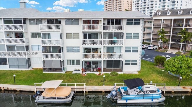 Foto del edificio - 455 Paradise Isle Blvd