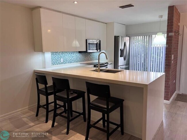 Foto del edificio - 281 SW 96th Terrace