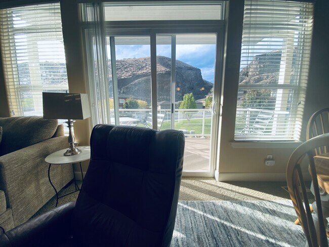 Foto del edificio - 9281 Canyon Dr NW