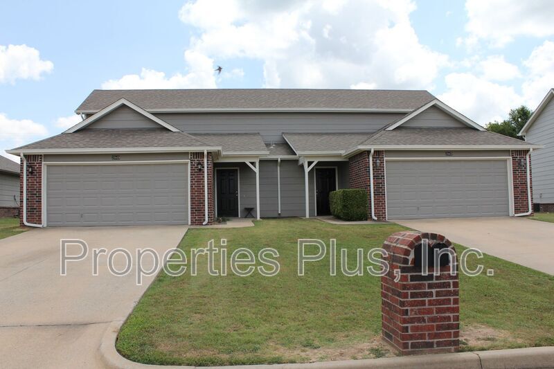 Primary Photo - 2947 Creekside Dr