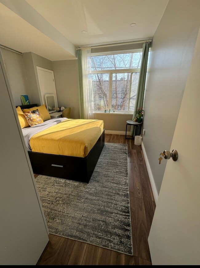 Photo du bâtiment - 828 Dundas St W