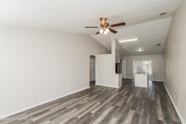 Foto del edificio - 2511 Palomar Ave SE