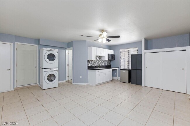 Foto del edificio - 6445 Peachwood Rd