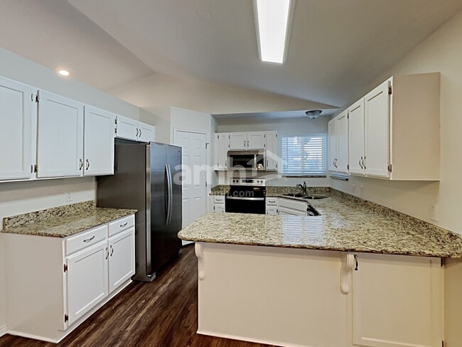 Building Photo - 5830 Impressions Dr