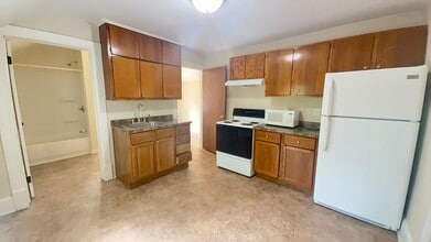 Building Photo - 1222 Prospect Ave
