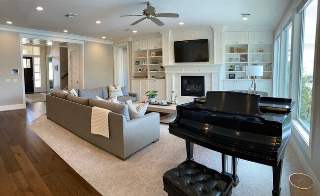 Building Photo - 355 E Chateau Meadows Cir