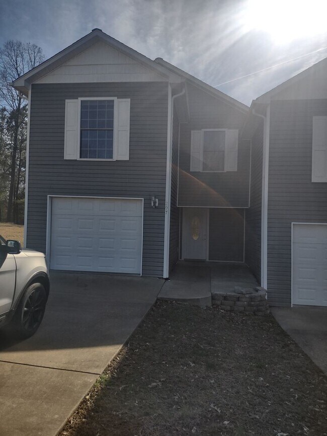 Foto del edificio - Corner Tri~Plex Benton KY 3 Bed 2.5 Bathrooms