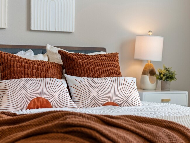 Building Photo - Hillcrest Village