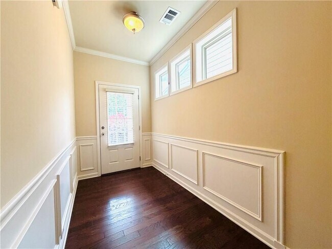 Building Photo - 6215 Crested Moss Dr