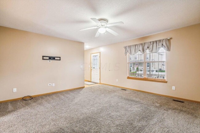 Living room - 6543 Marissa St