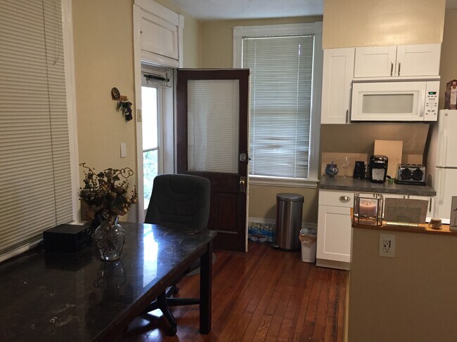 Foto del edificio - 531 Riddle Rd