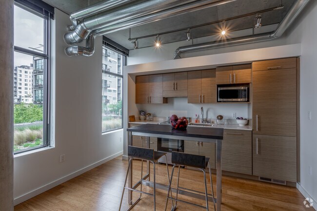 1HAB, 1BA - Walton Lofts