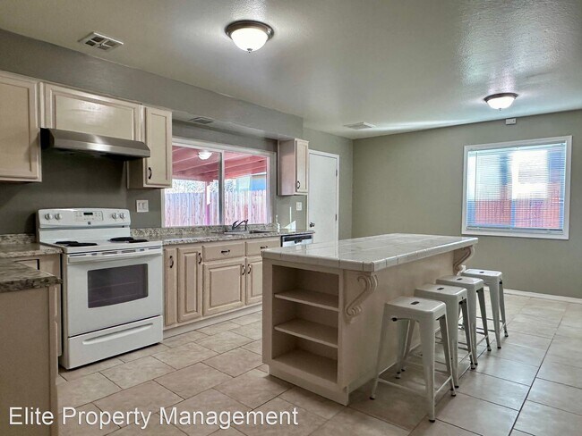 Building Photo - 3 br, 2 bath House - 512 S Alvord St