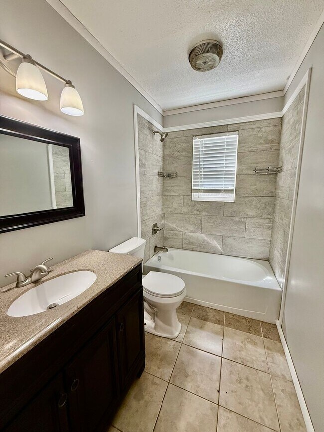 Foto del edificio - 709 N Holly St