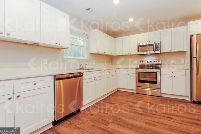 Foto del edificio - 155 Cottage Grove Rd