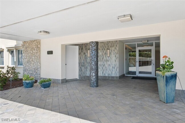 Foto del edificio - 3410 Gulf Shore Blvd N