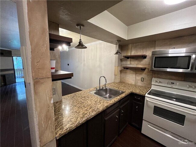 Building Photo - 95 Poinciana Dr