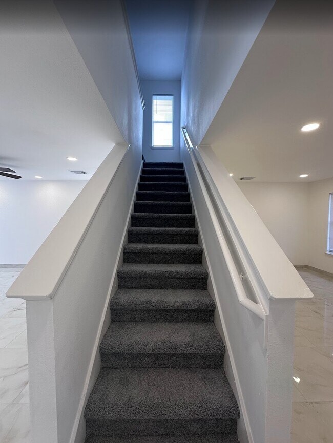 Foto del edificio - 9611 Rads Point