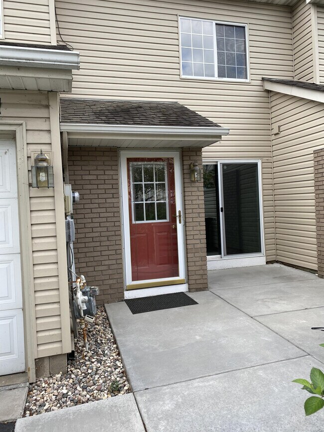 Building Photo - 13230 Meadowood Trail