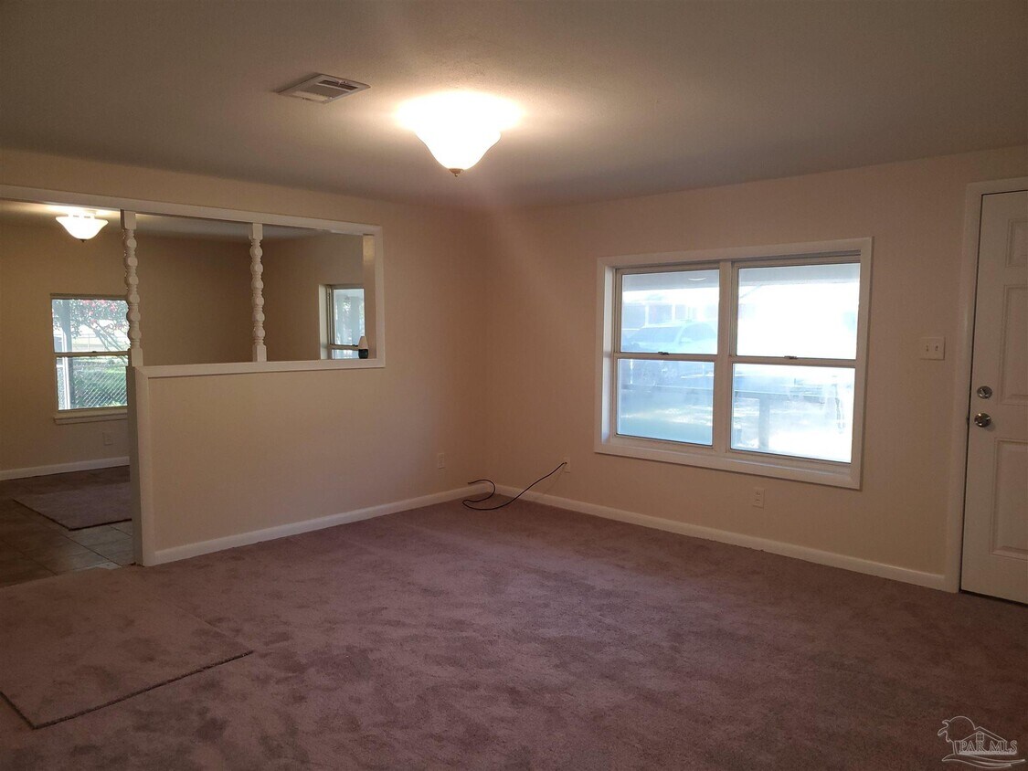 Foto principal - 6104 Nashville Ave