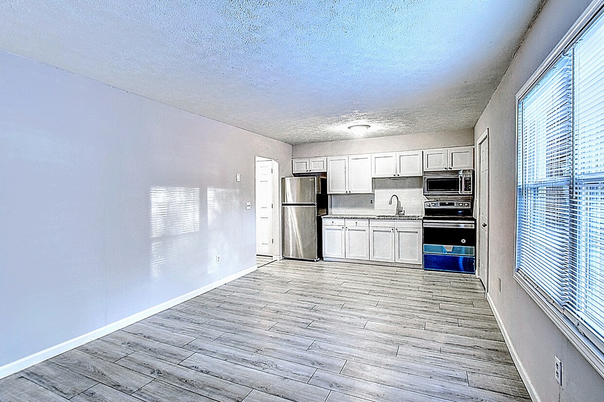 Kitchen - 1004 Derwood Ct