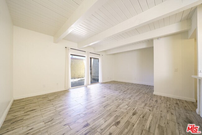 Foto del edificio - 43609 Stanridge Ave