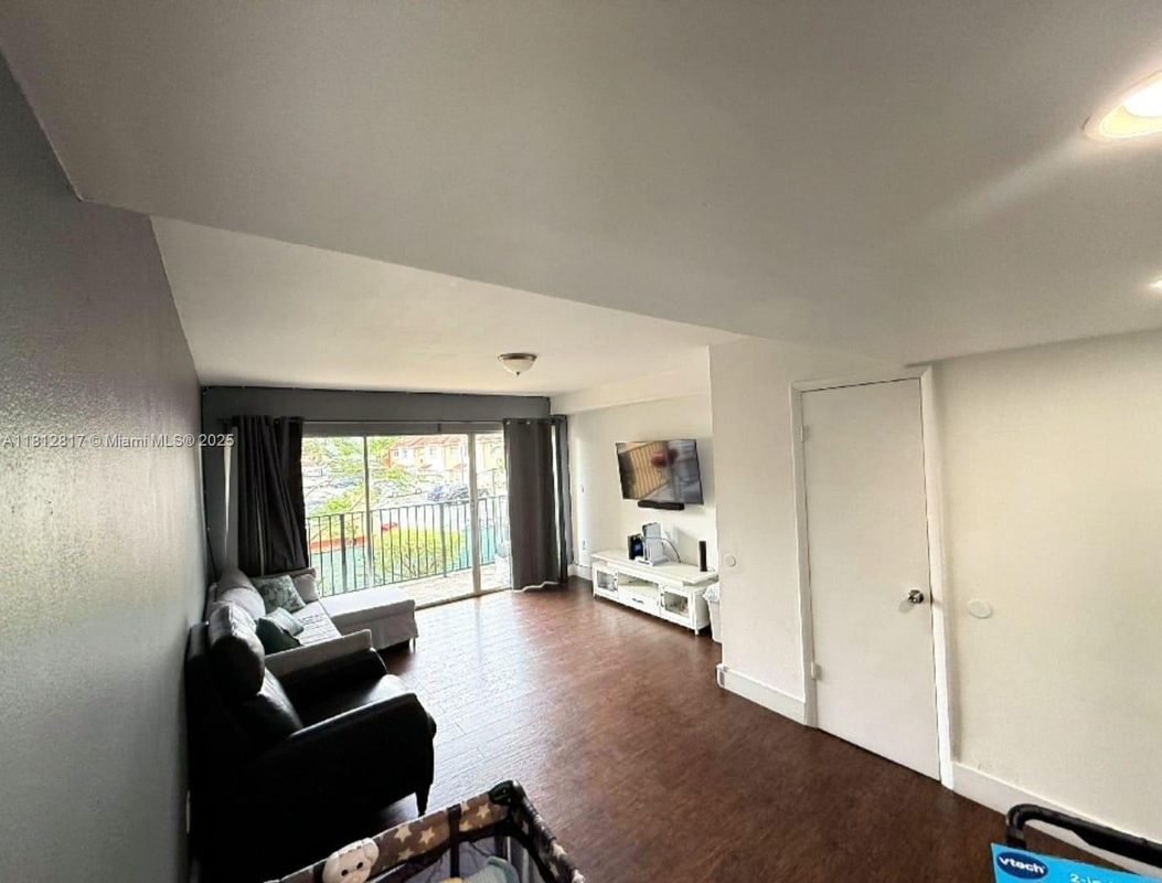Foto principal - 231 NW 109th Ave
