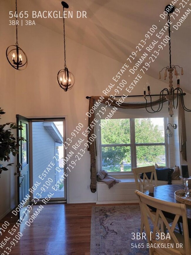 Foto del edificio - 5465 Backglen Dr