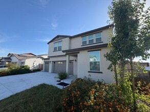 Building Photo - 10100 Downey Birch Dr