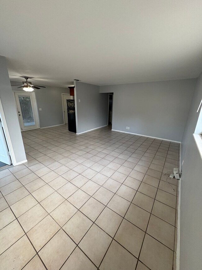 Building Photo - 3/1.5 Home COMING SOON!