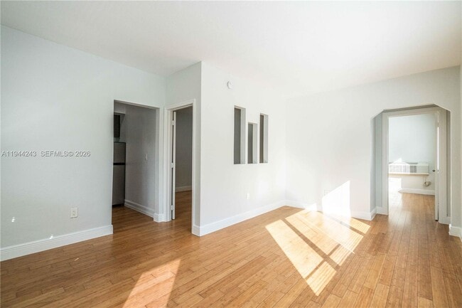 Building Photo - 7301 Carlyle Ave