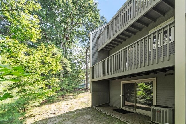 Building Photo - 20 Deer Path
